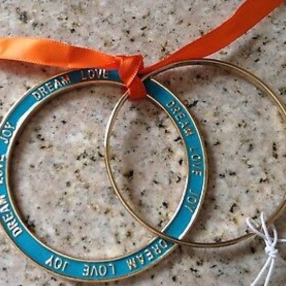 NWT Pair of Bangle Bracelets From JENNI - Picture 2 of 2
